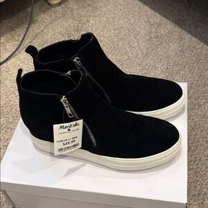 BNWT Steve Madden Black Wedge Sneakers with White Soles